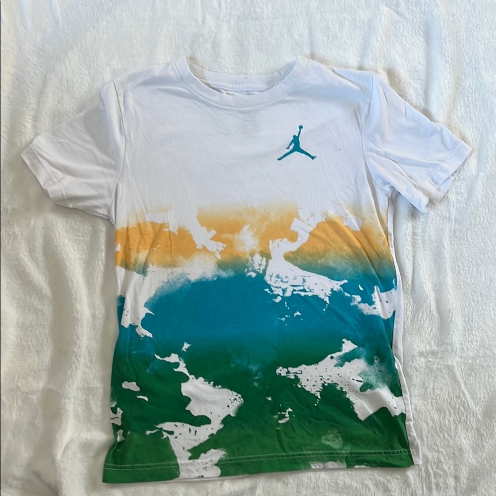 Kids JORDAN White and Green Graphic Tee